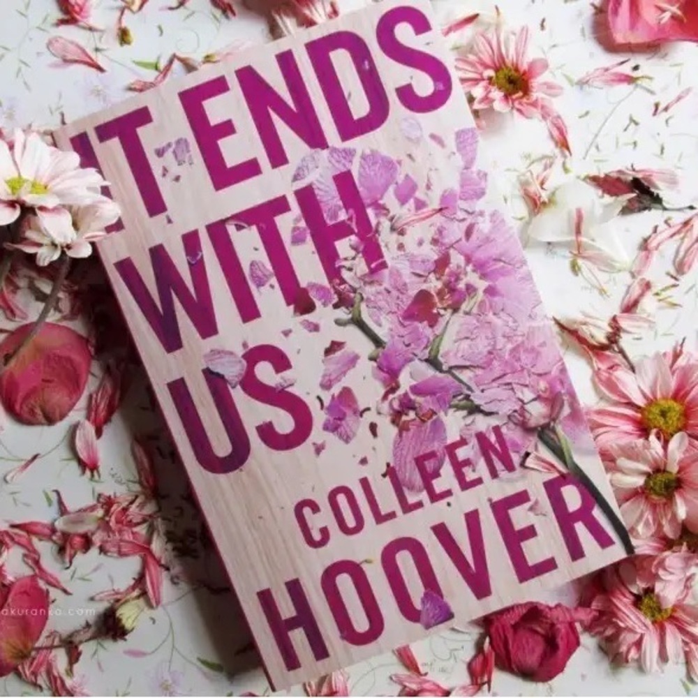 It Ends with Us Colleen Hoover (Paperback)